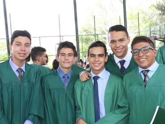 Graduación de la DelCampo International School