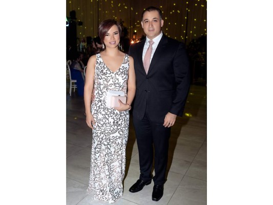 Rodrigo Elizeche y Frances Barahona se casan