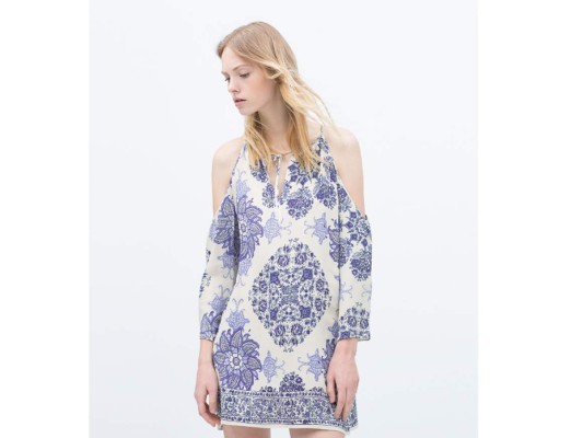 Vestidos estampados, diseños en flores, cortos o largos, no importa, ellos darán el toque femenino y fresco a tu look