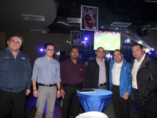 Presentan álbum de la UEFA Champions League