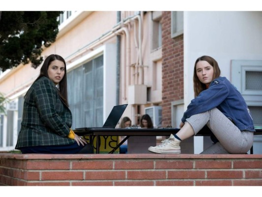 Booksmart: Comedia en la que dos chicas recién graduadas del instituto se dan cuenta de que tendrían que haber estudiado menos y haberse divertido más. Por ello, intentarán divertirse en una noche todo lo que no pudieron en cuatro años. 26 de febrero.