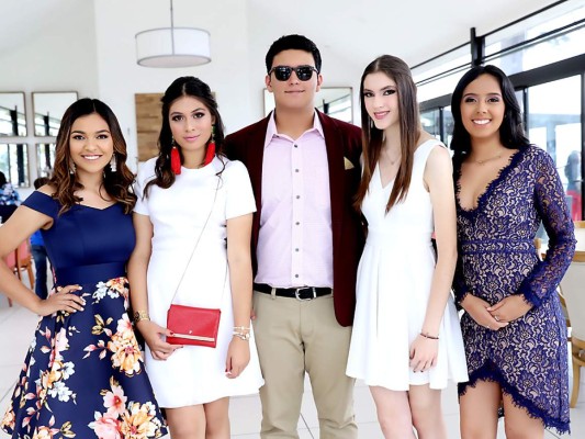 Andrea Rosales, Isabella Rivas, David Oyuela, Paola Caminals y Lya Napky