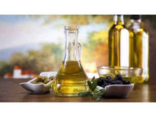 Aceite de oliva<br/>Hay muchos alimentos que se conservan perfectamente en aceite de oliva, como los pimientos y otras verduras asadas.<br/>