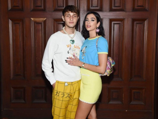 Dua Lipa y Anwar Hadid. Después de dos años de relación la pareja anunció el fin a su romance en diciembre de 2021.