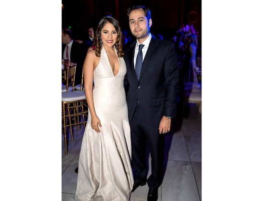 Fiesta nupcial para Joaquín Echeverrí y Adriana Hawit  