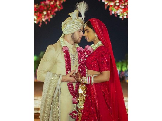 Nick Jonas y Priyanka Chopra compitieron por la mejor boda del año. La pareja tuvo una boda hindú en diciembre de 2018.