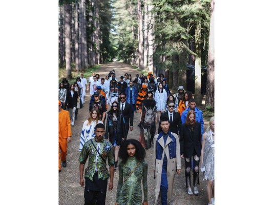 La nueva apuesta de Burberry fue presentada en el marco de la nueva edición de London Fashion Week en un innovadora experiencia de show en formato de video, que está disponible en todas las plataformas de la marca.