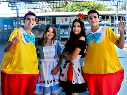 Cartoon Day de los Seniors 2020 de la Macris School