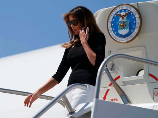 Melania Trump visita nuevamente a los niños detenidos