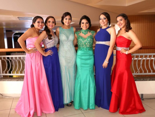 Ana Irias, Maria Alejandra Morales, Ana Arita, Iliana Chang, Josseline Coello y Alejandra Valladares