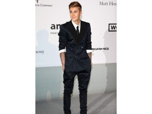El cantante canadiense Justin Bieber, tiene una estatura de 1.75 m.