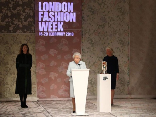 La Reina Isabel y Anna Wintour juntas en el London Fashion Week