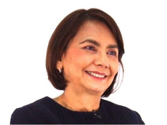 Si hay una mujer digna de admirar y que ha rescatado a miles de mujeres es la doctora Lía Bueso quien se convirtió en el ángel de las mujeres que sufren de Cáncer de Mama, fue ese deseo de ayudarles que la llevó a investigar que podía hacer para que esta situación mejorara en el país.