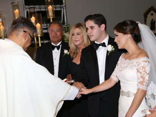 La boda de Idarela Álvarez Sierra y Cristian Mariano Estrada Ferrey