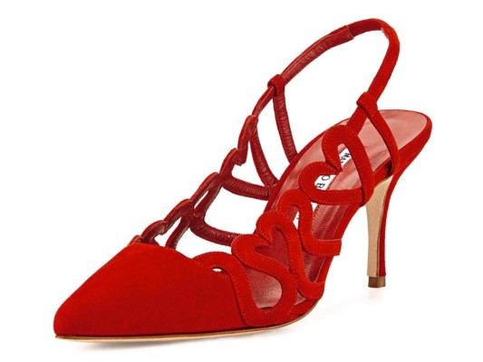 Manolo Blahnik se inspira en los corazones en estas sandalias.
