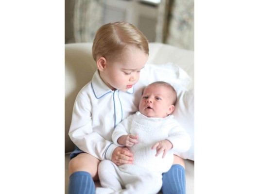 Recordamos el tierno momento entre el príncipe George y la princesa Charlotte