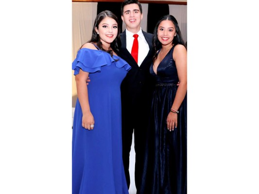 Prom: Seniors 2019 de la Discovery School fueron homenajeados con elegante velada