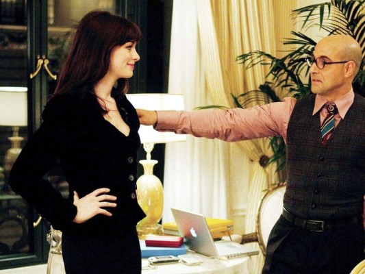 Oh, this thing?: Este tal vez es uno de los outfits menos recordado del film pero, aceptémoslo, el saco negro junto con la falda y el maquillaje de Andy iban demasiado bien con la esencia del crecimiento del personaje y su estadía en Paris.