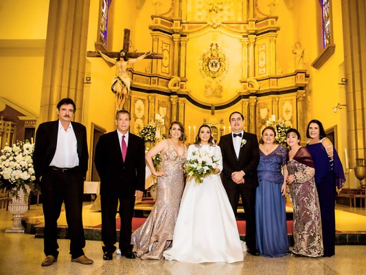 Vladimir Betancourt y Claudia Ramos celebraron junto a los suyos una inolvidable fiesta por su matrimonio