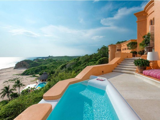 Cuixmala Resort es un espacio ubicado en Costaalegre,Jalisco en las playas del Pacífico mexicano.