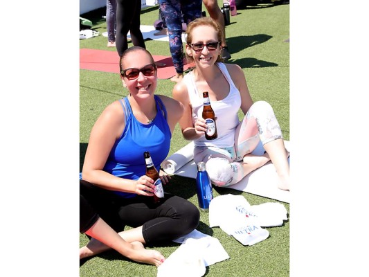 Asana Yoga y Michelob Ultra presentaron Rooftop Yoga 2019