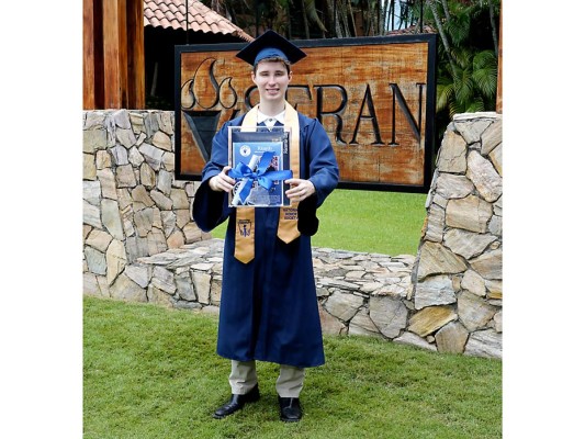 Graduación de los Seniors 2020 de la Escuela Seran