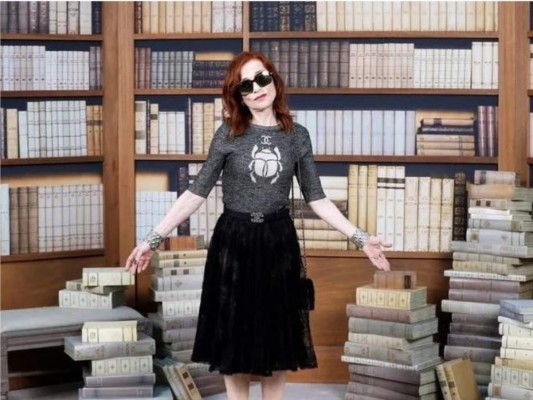 Isabelle Huppert <br/> <br/> <br/> <br/> <br/> <br/> <br/> <br/> <br/> <br/>