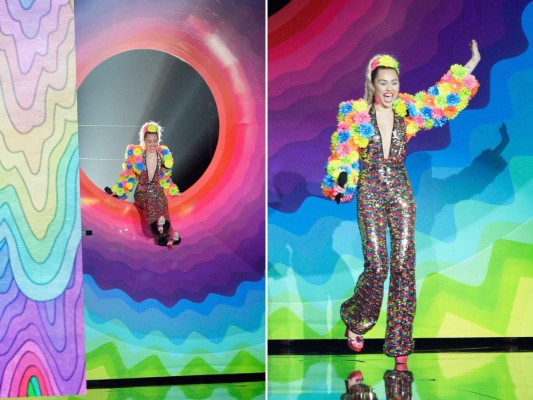 Los cambios de vestuario de Miley Cyrus