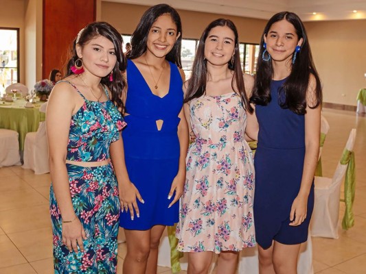 La promoción 2019 de La Salle celebra desayuno