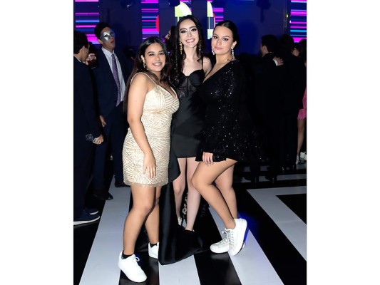 Emilia Olivieri, Joan Handal y Michelle Barahona.