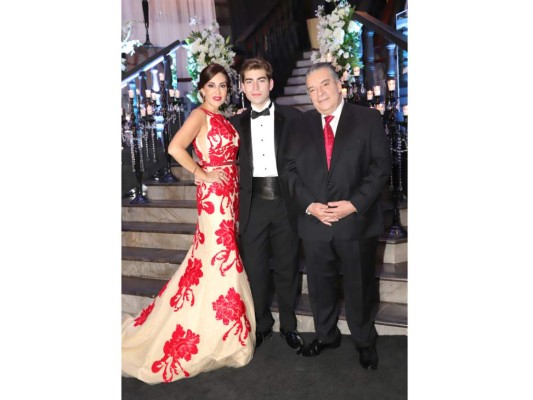 Los Seniors de la Dowal School 2019 celebran su Prom al estilo años 20s