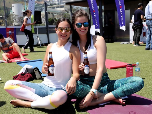 Asana Yoga y Michelob Ultra presentaron Rooftop Yoga 2019