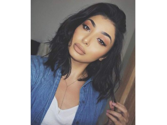 Por sus labios voluptuosos, la modelo “theninavee” es casi idéntica a Kylie Jenner.
