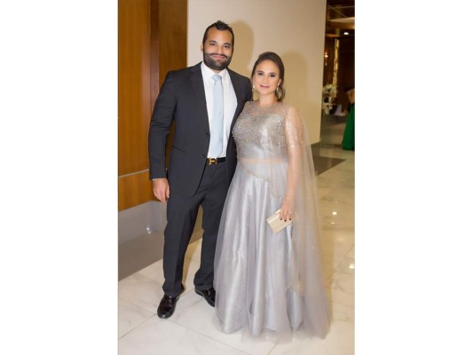 Guillermo Orellana y Giordanna Kafati festejan su boda