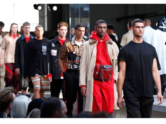 Riccardo Tisci revela su primera colección para Burberry