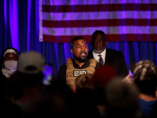 Kanye West llora en el lanzamiento de su campaña a la presidencia de EEUU    