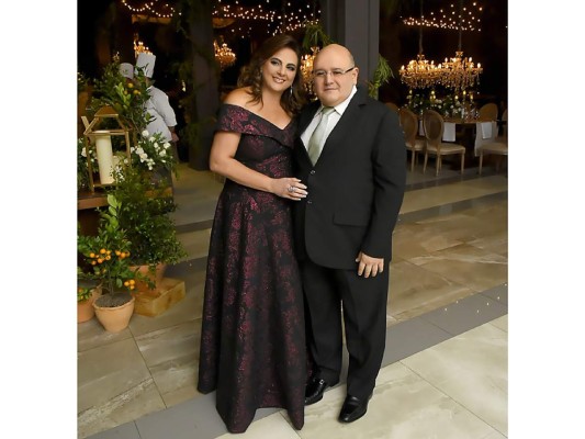 Elías Chahín y María Yuja celebran su boda eclesiástica  