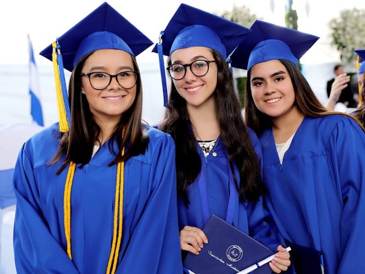 Graduación de la clase 2019 de Macris School