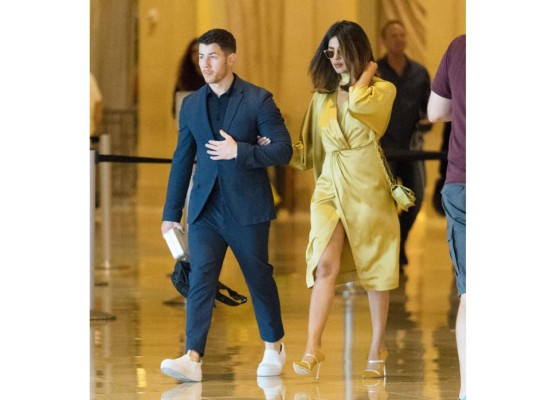 Nick Jonas lleva a Priyanka Chopra a un evento familiar