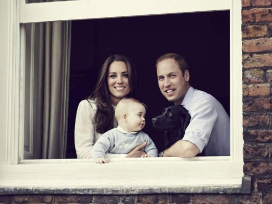 El príncipe William y Kate Middleton lloran la muerte de su perro