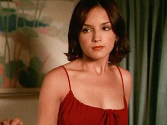 Él es así. Una chica toma como un reto poder convertir a un niño tímido en el rey de la prom party. Es una adaptación a la película de 1999 llamada She’s all that. Se estrena el 27 de agosto.