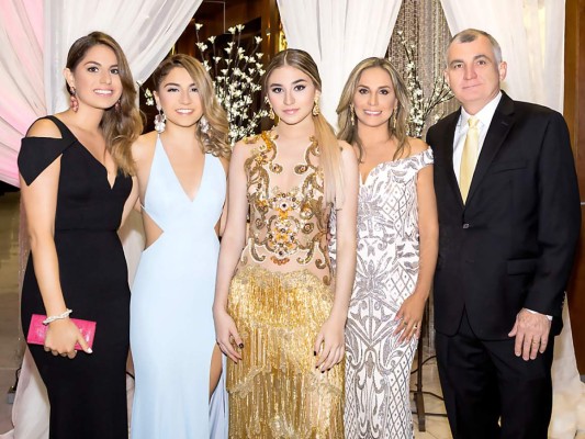 Los looks de los graduados y sus padres en la gala de Seran School  