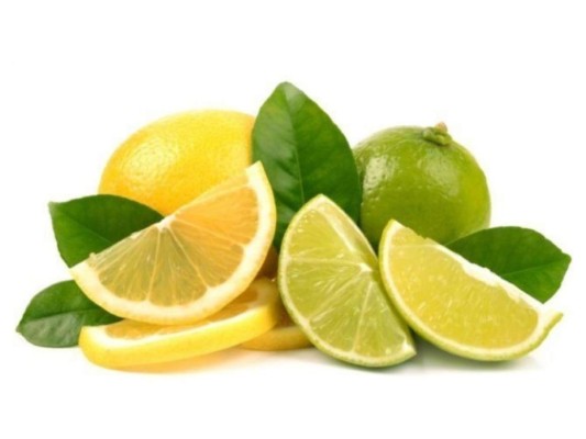 Rodaja de limón: Puedes cortar una rodaja de limón o simplemente rasgar la cáscara y esto ayudará a mitigar las náuseas gracias a los aceites esenciales en el aire una vez que cortes el limón.
