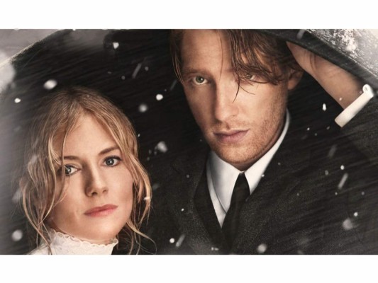 Sienna Miller, Domhnall Gleeson, Dominic West y Lily James son las estrellas de la nueva campaña de Burberry