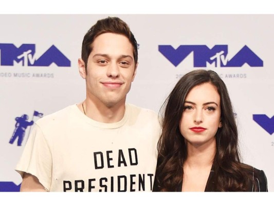 Pete Davidson y Cazzie David