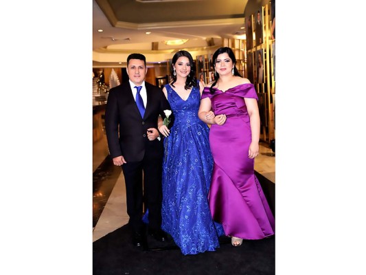 Marco Destephen, Natalia Destephen y Lourdes Orellana