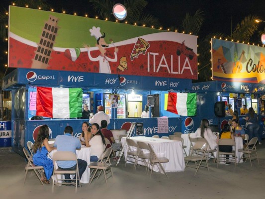 Un éxito el 32 Festival Folklórico Internacional 'La Vuelta al Mundo'   