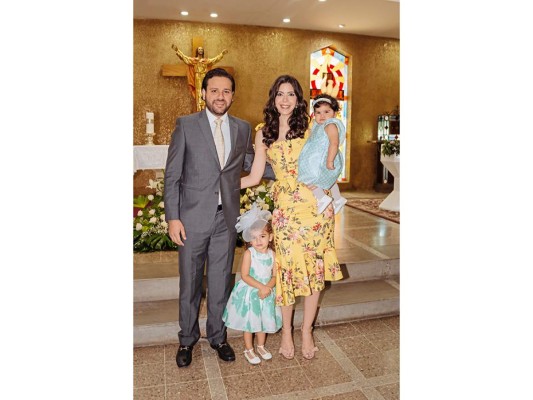 Elegante recepción por el bautizo de Camila Isabel Monterroso