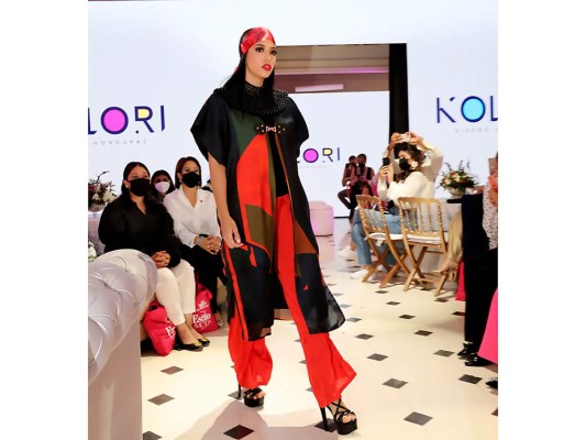 Fashion is ART by Kolori