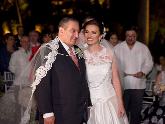 La boda de Mónica Monroy y Pedro Specia